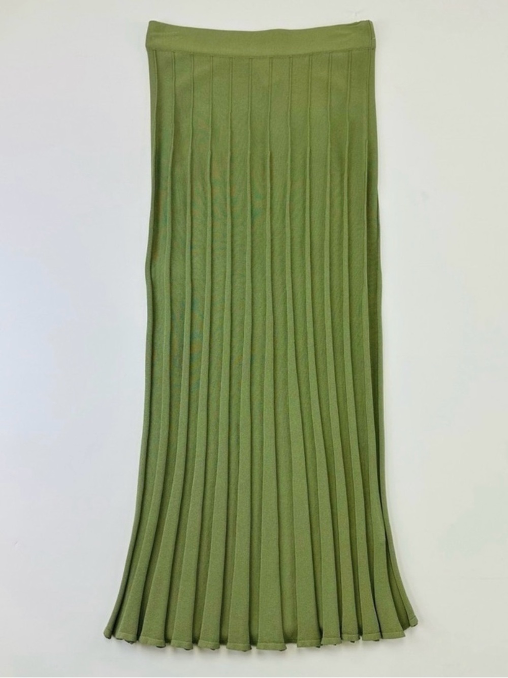 Wilfred Aritzia Apple green knit pleated midi maxi skirt Small